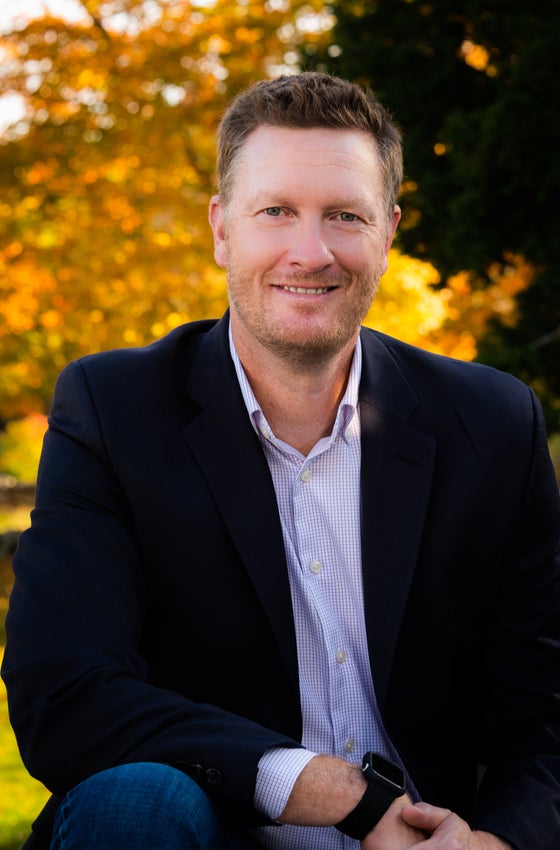 Portrait of Brian Hastings, Licensed Real Estate Advisor.